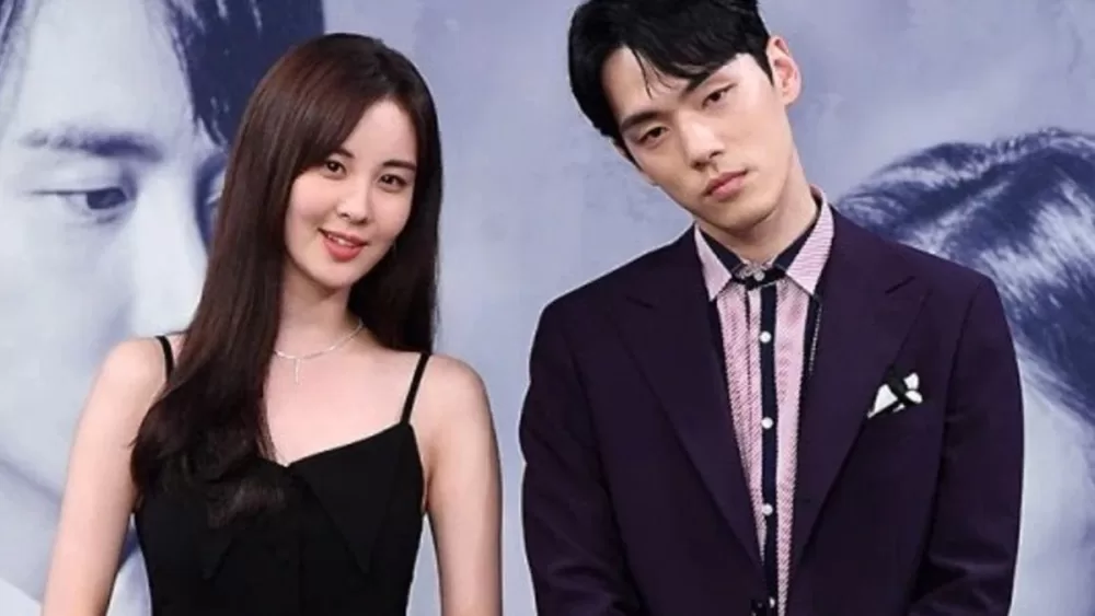 Read more about the article คิมจองฮยอน (Kim Jung Hyun) ถูกชาวเน็ตวิจารณ์หลังจากเขากล่าวขอโทษ ซอฮยอน (Seohyun) กลางงานประกาศรางวัล